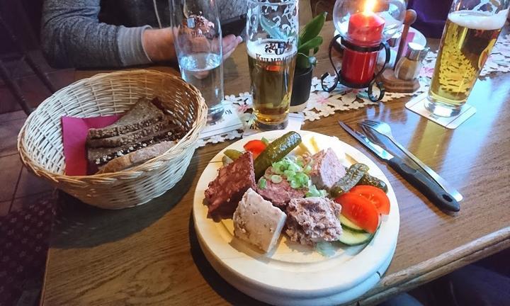 Dachstuebchen Gaststaette Biergarten